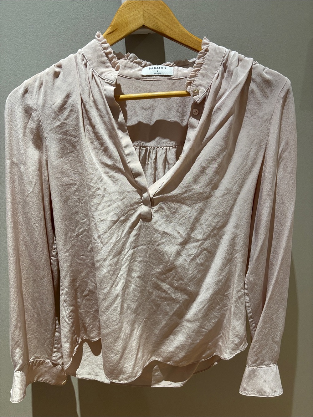 Babaton Soft Blush Pink V-Neck Ruffle Collar Blouse